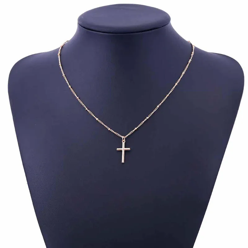 Collana con croce minimalista per donna e uomo alla moda_voghion.com