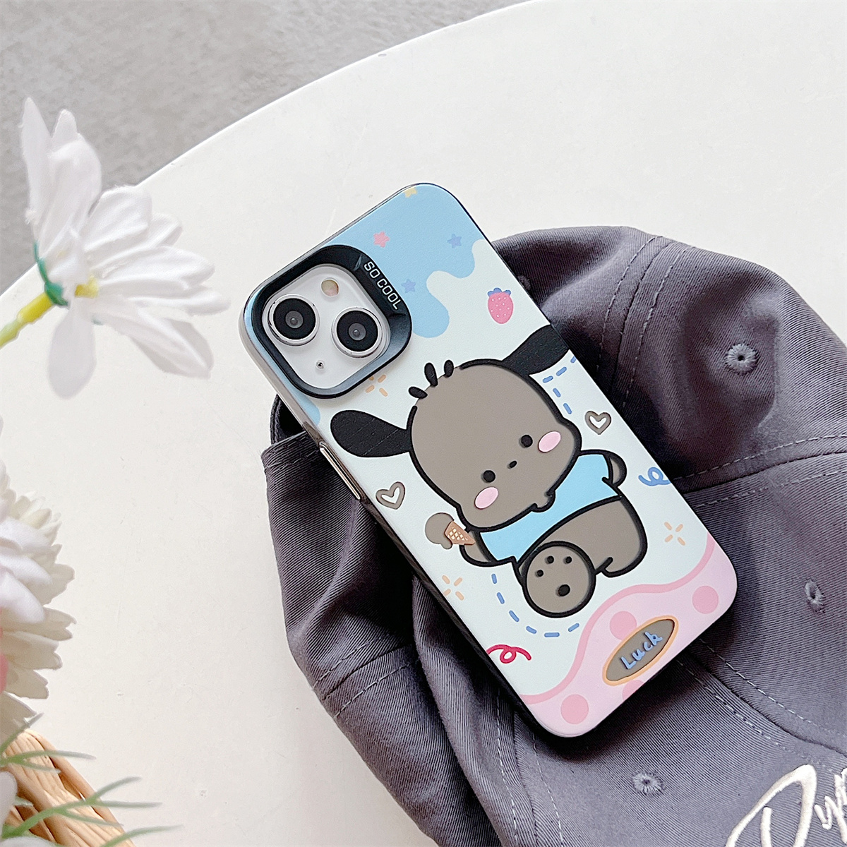 Un bracelet de montre compatible avec iPhone 15 14 13 12 11 PRO MAX XR XS X 8 7 PLUS SE 2020 Coque de téléphone transparente et mignonne Pacha noire IMD_voghion.com