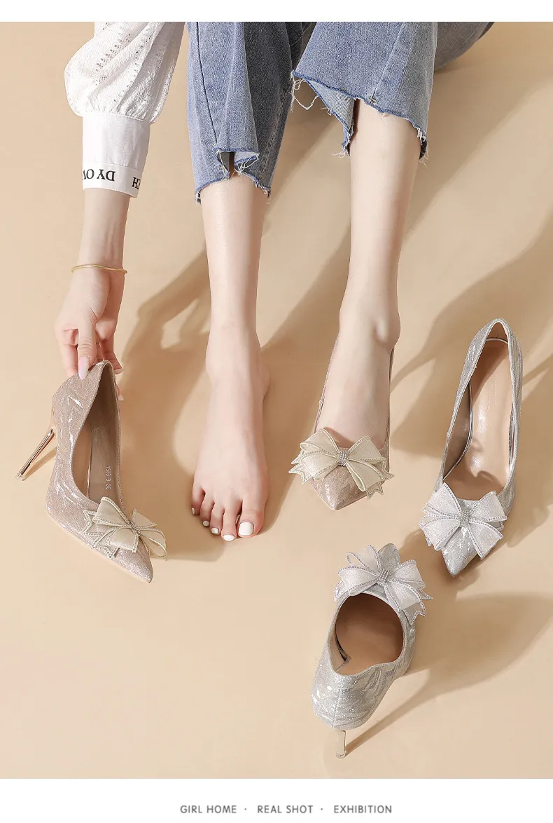 Guld high heels med rosett för bröllop och fina tillställningar_voghion.com