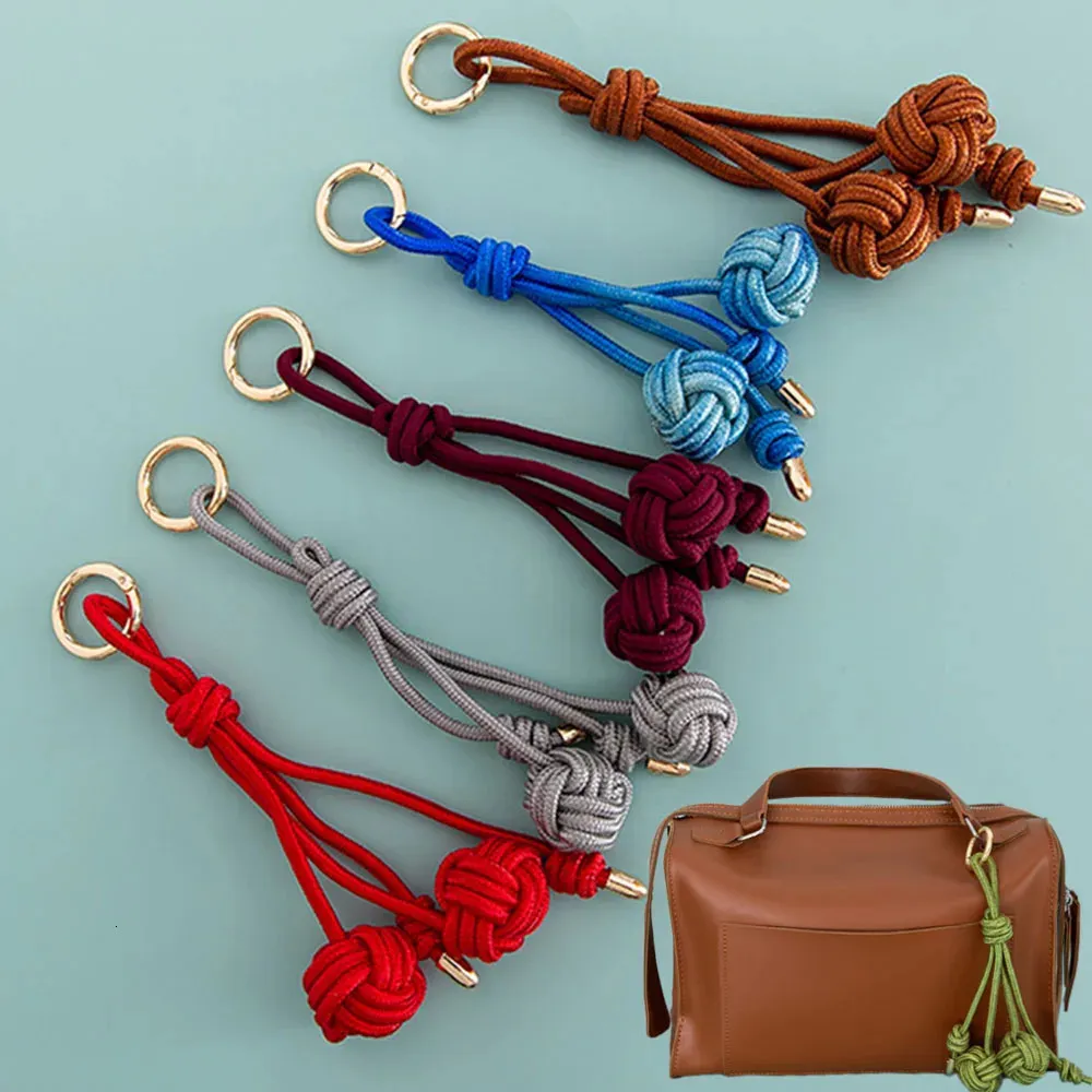 Handgemachter gestrickter Schlüsselanhänger für Frauen und Mädchen, gehäkelter Volleyball-Brieftaschenanhänger, Schlüsselanhänger, Handtaschenanhänger, Geschenk_voghion.com