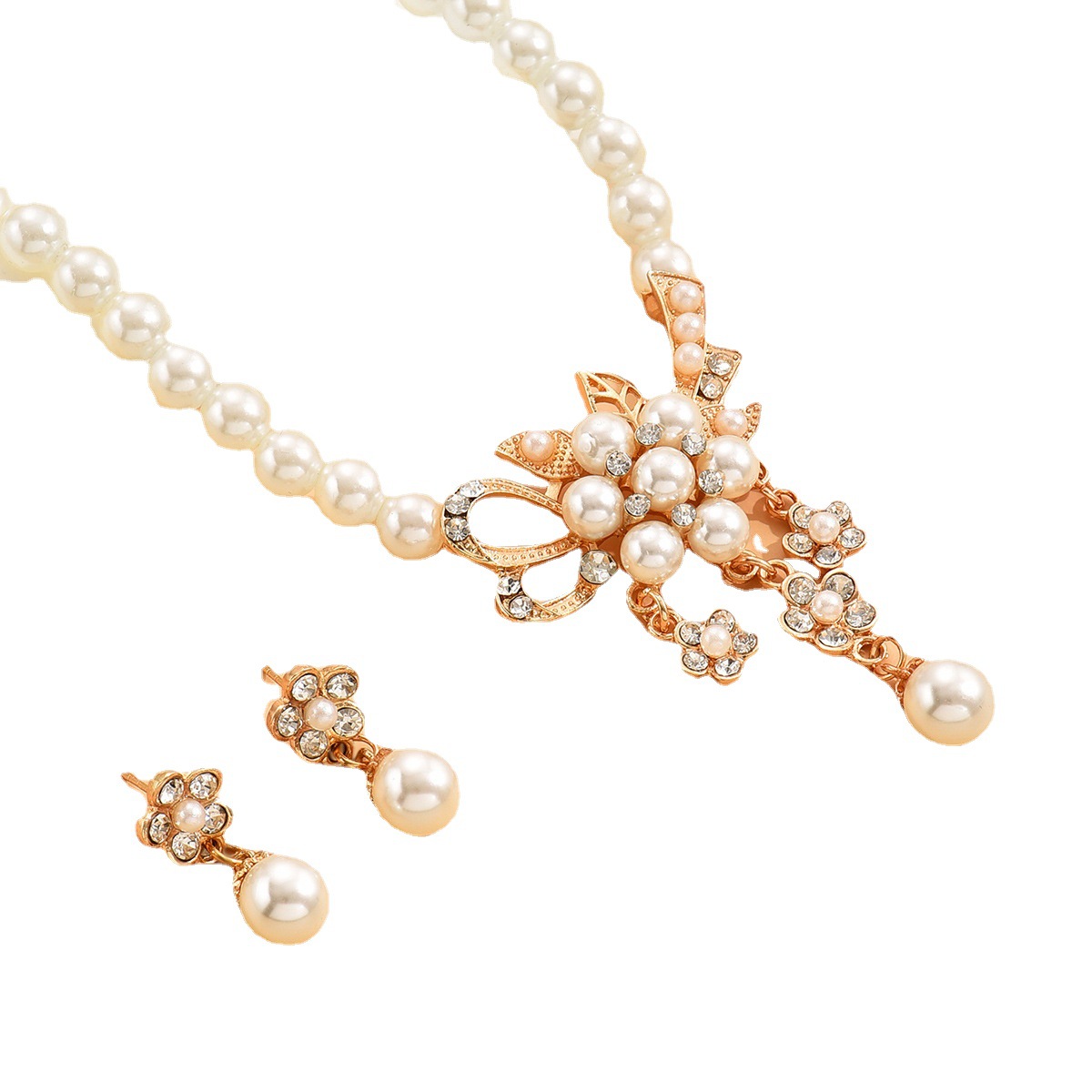 Ensemble collier et boucles d'oreilles perles et fleurs, style vintage tendance, best-seller d'une marque européenne et américaine. Bijoux pour femme._voghion.com