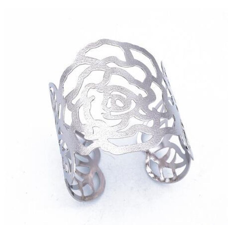 Decorative Heart Shaped Metal Armband Ethnic Style Bangle_voghion.com