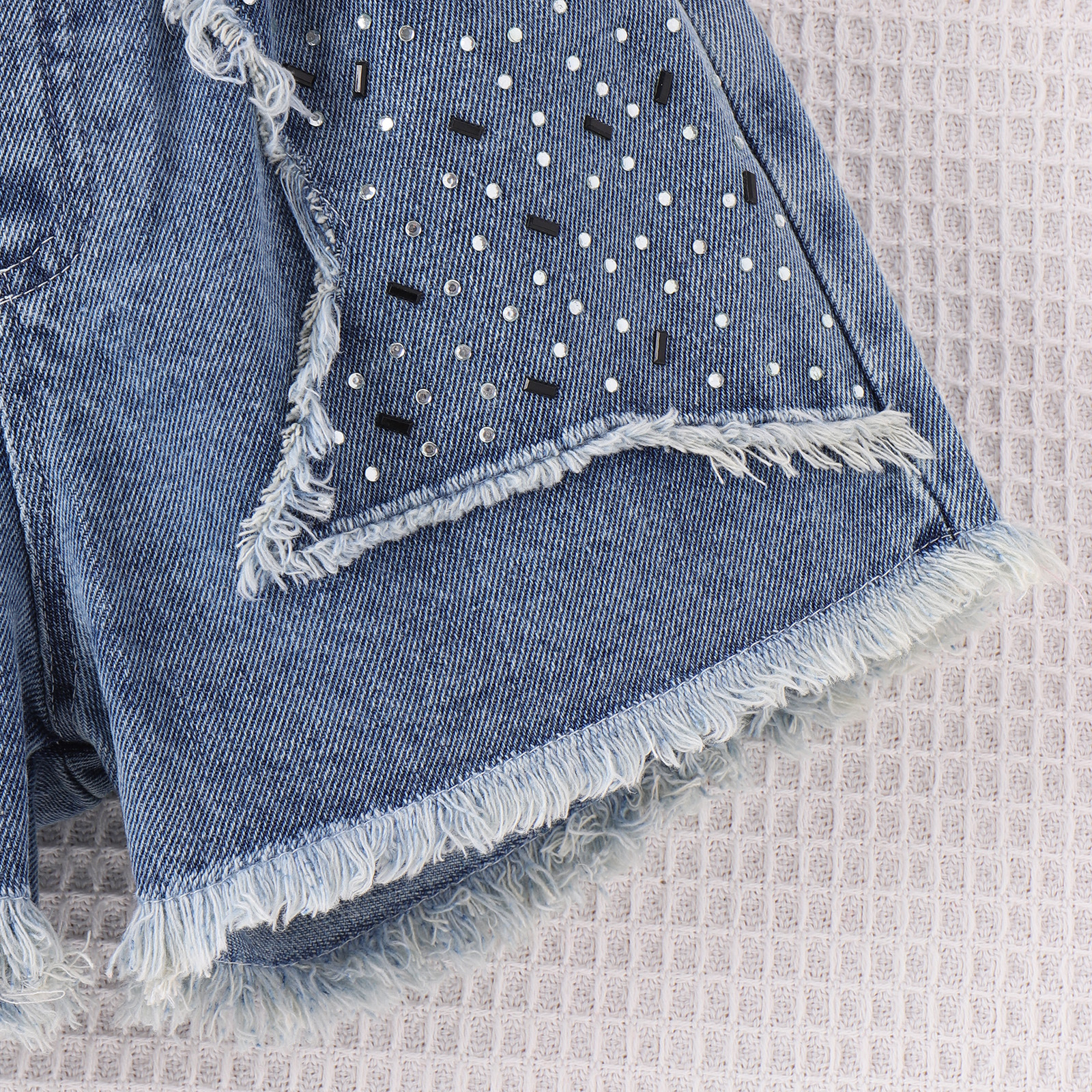 Wind summer small and medium-sized children's pit stripe sleeveless wooden ear edge top+star denim shorts+belt girl set_voghion.com