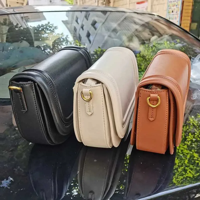 Stylish Women's Saddle Bag With Wide Shoulder Strap Pu Leather_voghion.com
