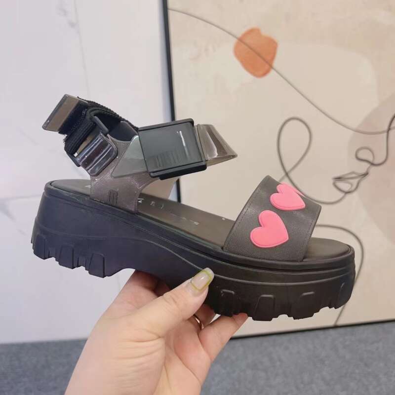 Sandales d'été à semelle épaisse et ajustables avec Velcro, semelle unique en éponge, décontractées, motif cœur de pêche, pour femmes_voghion.com