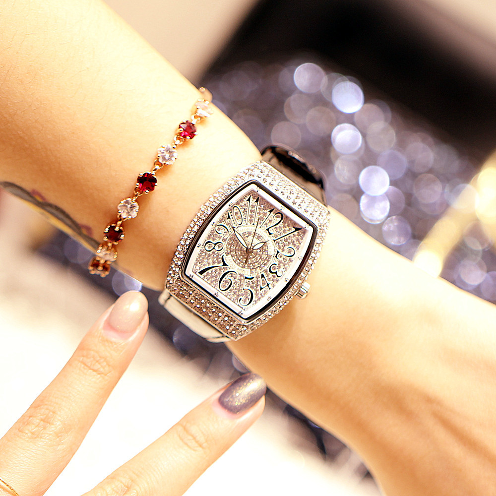 Reloj universal de moda para mujer con correa auténtica, resistente al agua, con forma de cubo de vino lleno de diamantes, moderno para hombre._voghion.com