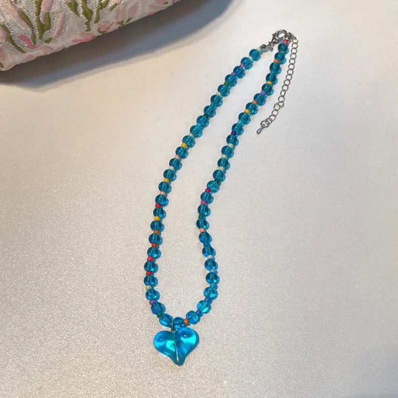 Collier de perles en cristal de haute qualité Collier de perles de rocaille faites à la main en forme de cœur de style bohème_voghion.com