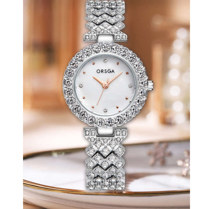 Orologio al quarzo di moda in streaming live di alta qualità da donna in acciaio massiccio con diamanti Oushijia Light Luxury_voghion.com