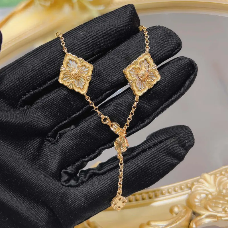 Guldklöver halsband med pärlemor i retro stil_voghion.com