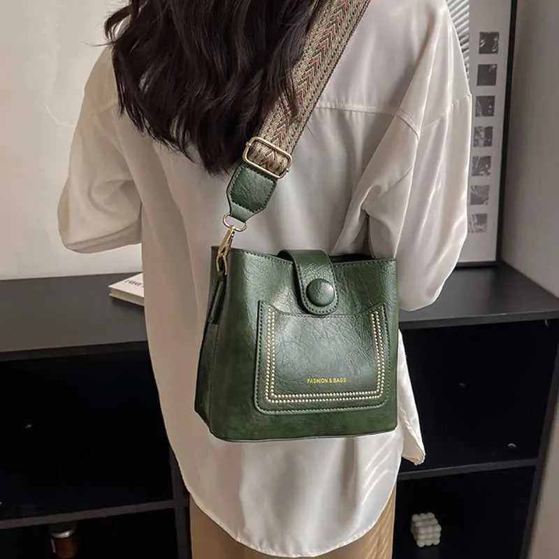 2023 Einfarbig Große Kapazität Umhängetasche Neue Designer Einfache Stil Schulter Für Frauen Sommer Mode Casual_voghion.com