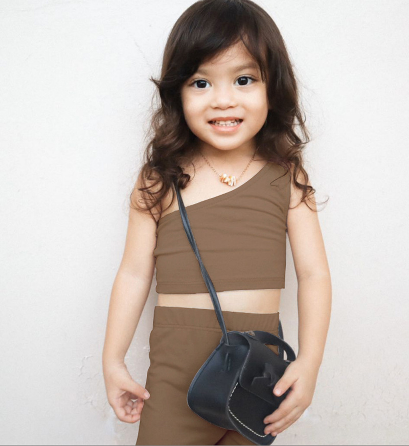 Mamma e bambini nuovi pantaloncini monospalla con bretelle per bambine tinta unita all'ingrosso_voghion.com