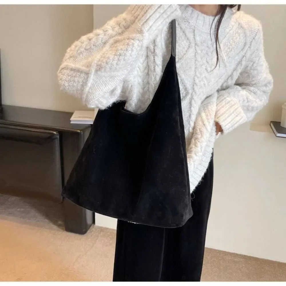 Autumn and Winter Vintage Womens Large Capacity Suede Shoulder Bag Solid Color Simple Versatile Bucket Ba241212_voghion.com