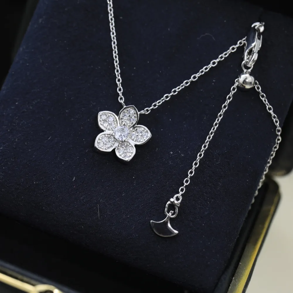 Sterling Silver Five-petal Flower Necklace With Zircon For Her_voghion.com