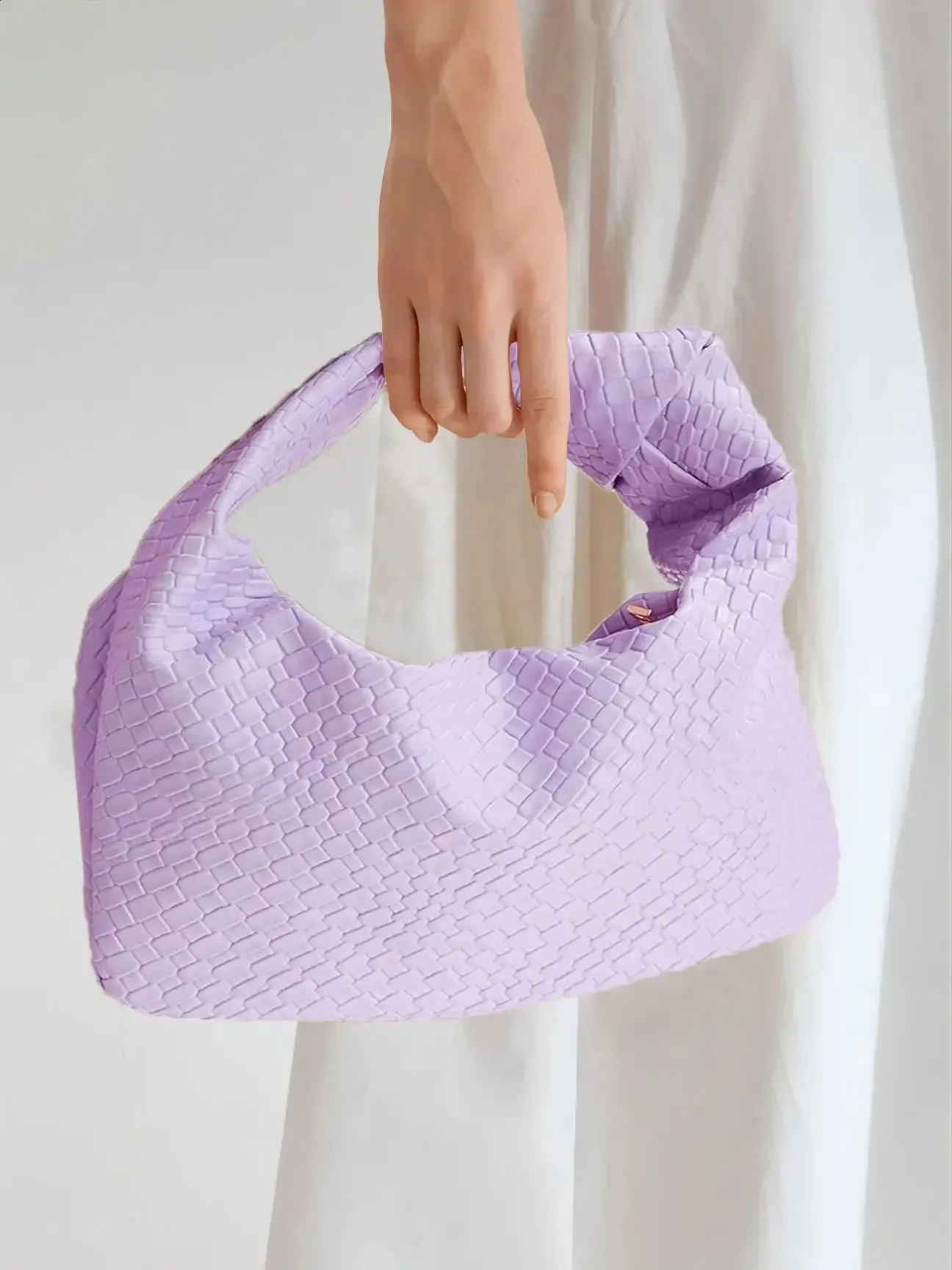 Woven Crescent Handbag For Women Elegant Accessory For Parties_voghion.com