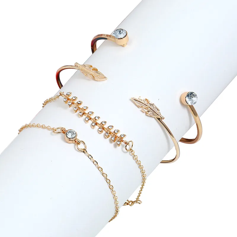 Braccialetto 4 pezzi/set Boho Geometrico Catena a maglie Bracciale Set per le donne Crstal Foglia Aperto Polsino Femminile Boho Gioielli_voghion.com