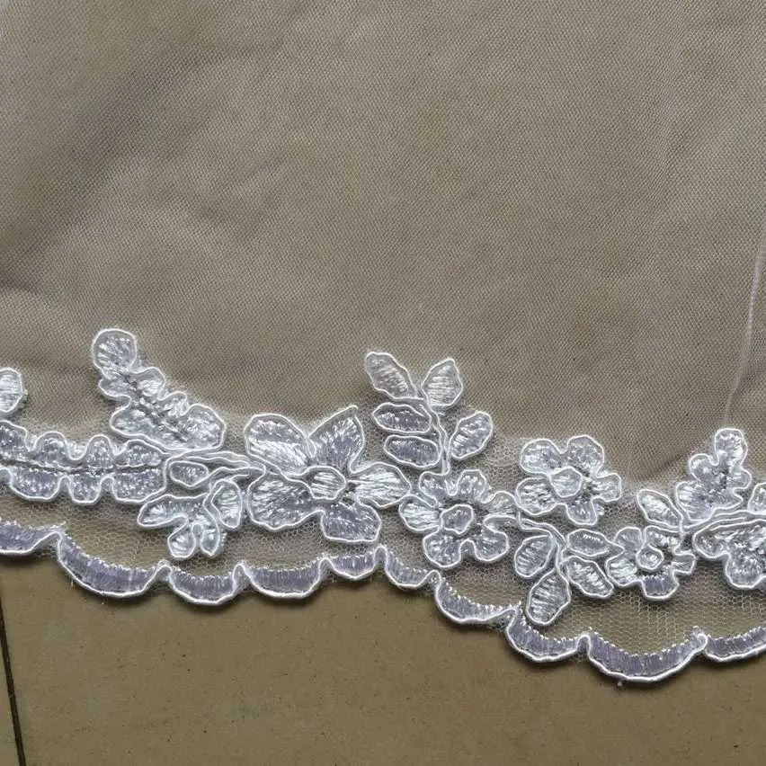 Gioielli per capelli Elegante abito da sposa a un livello con lunghezza punta delle dita Velo da sposa Veli da sposa con bordo applicato in pizzo per la sposa_voghion.com