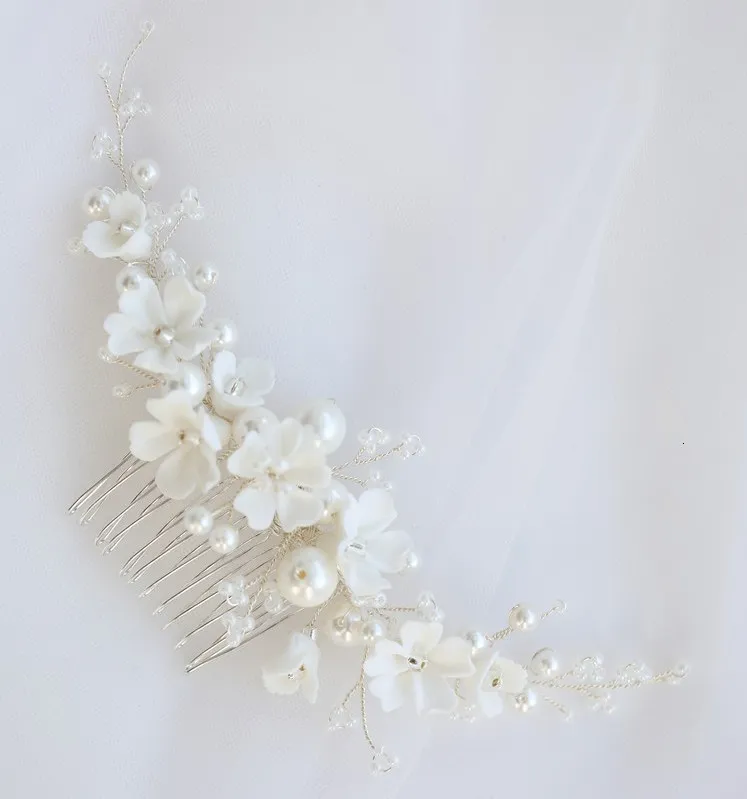 Peigne de mariée en porcelaine blanche avec perles, bijoux de mariage, fait à la main, accessoire de coiffure pour femme, ornement de cheveux 230907_voghion.com