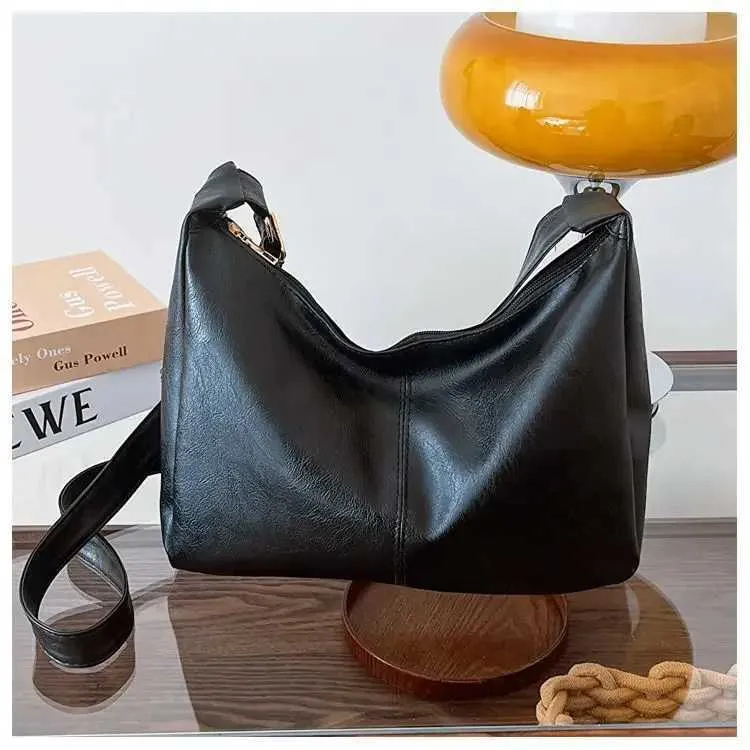 PU Leder Pendler Mode Vintage Casual Maillard Stilvolle Umhängetaschen für Frauen Textur Große Kapazität_voghion.com