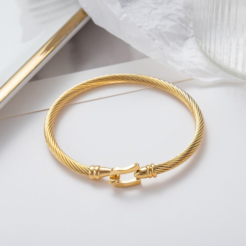 Horseshoe Shaped Magnet Buckle Wire Bangle