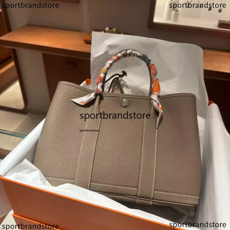 Sac à main de créateur pour femme, idéal pour les fêtes au jardin, en cuir de vachette véritable. Mini sac cabas, sac bandoulière pour les courses de jardinage._voghion.com