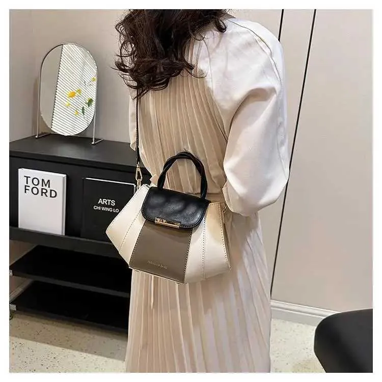 Explosions Contrast Color Portable Female Spring and Summer Niche Design Joker Small Bag Advanced Texture Shoulder_voghion.com