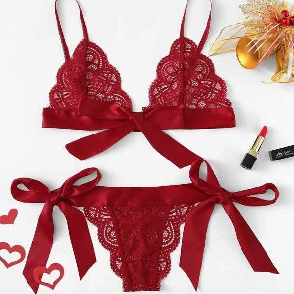 2024 New Style Zweiteiliger Cut-Out-Bikini Mode Sexy Spitzen-Krawatten-Dreipunkt-Dessous_voghion.com