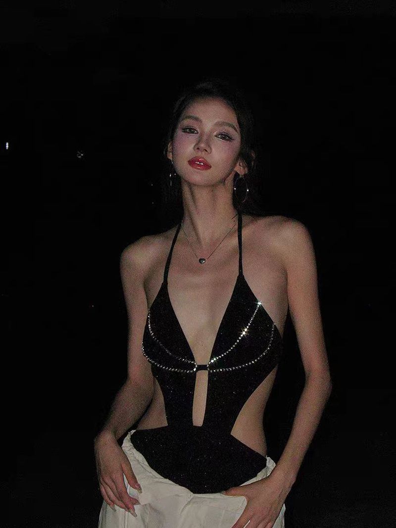 【 Collection 1128 personnes 】 2024 Printemps/Été nouveau sexy V-triangle profond une-pièce femme slim fit et minceur bord de mer_voghion.com