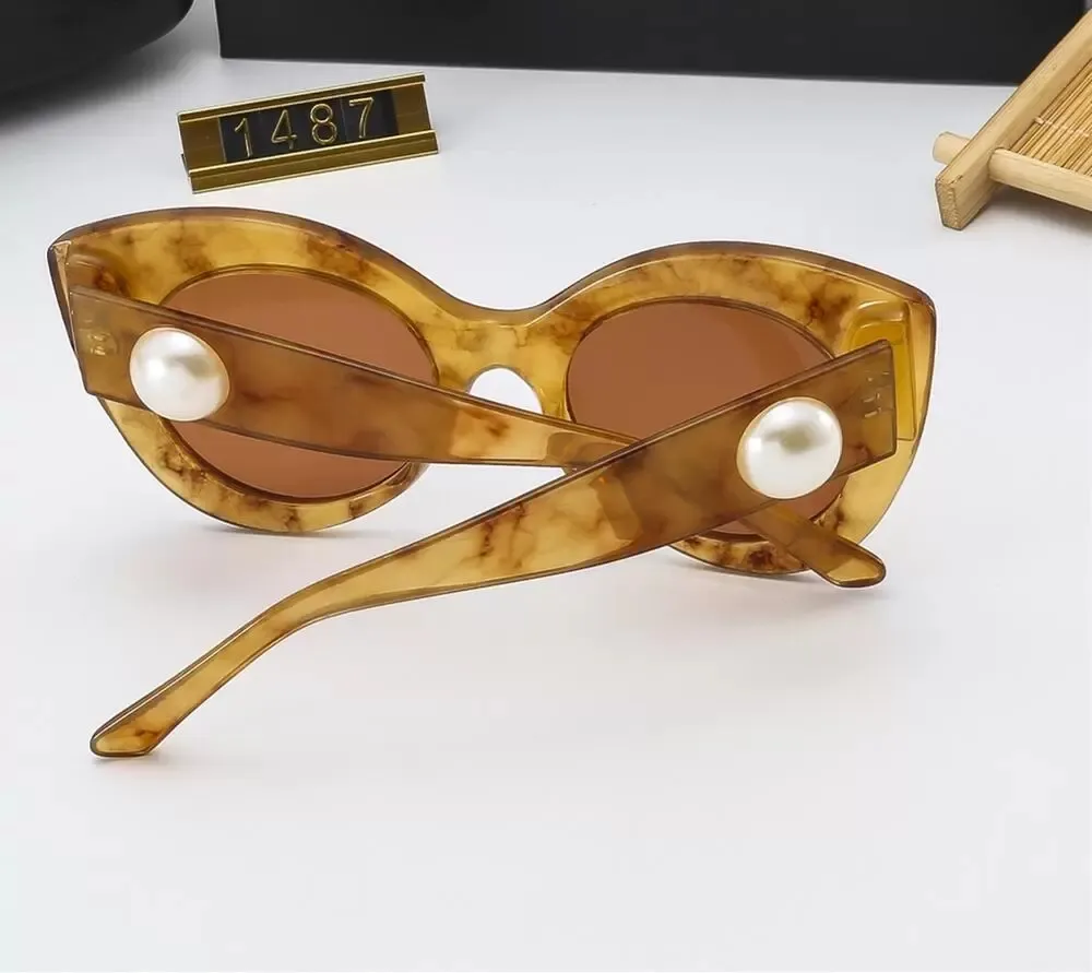 Designer Sunglasses Cat Eye Frames For Women Elegant Pearl Style_voghion.com