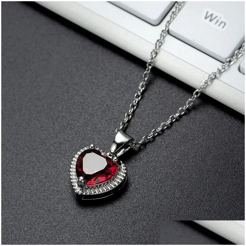 Pendant Necklaces Diamond Heart Necklace Stainelss Steel Chain Women Girls Red Green Crystal Fashion Jewelry Will And_voghion.com