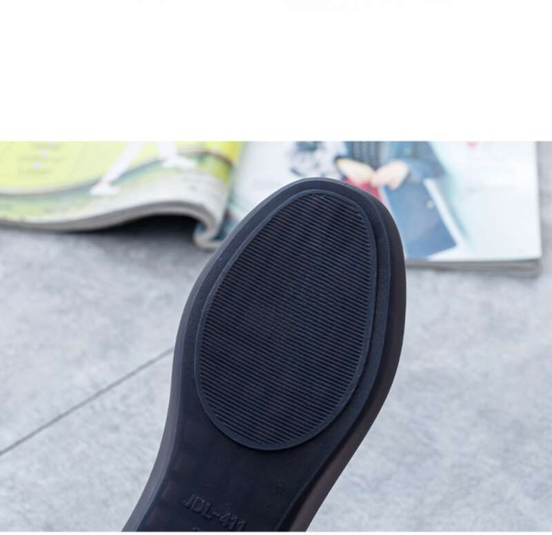 2025 Summer New Flat Heel Jelly Sandals Outdoor Lightweight Beach Single Layer Plastic Waterproof Shoes_voghion.com