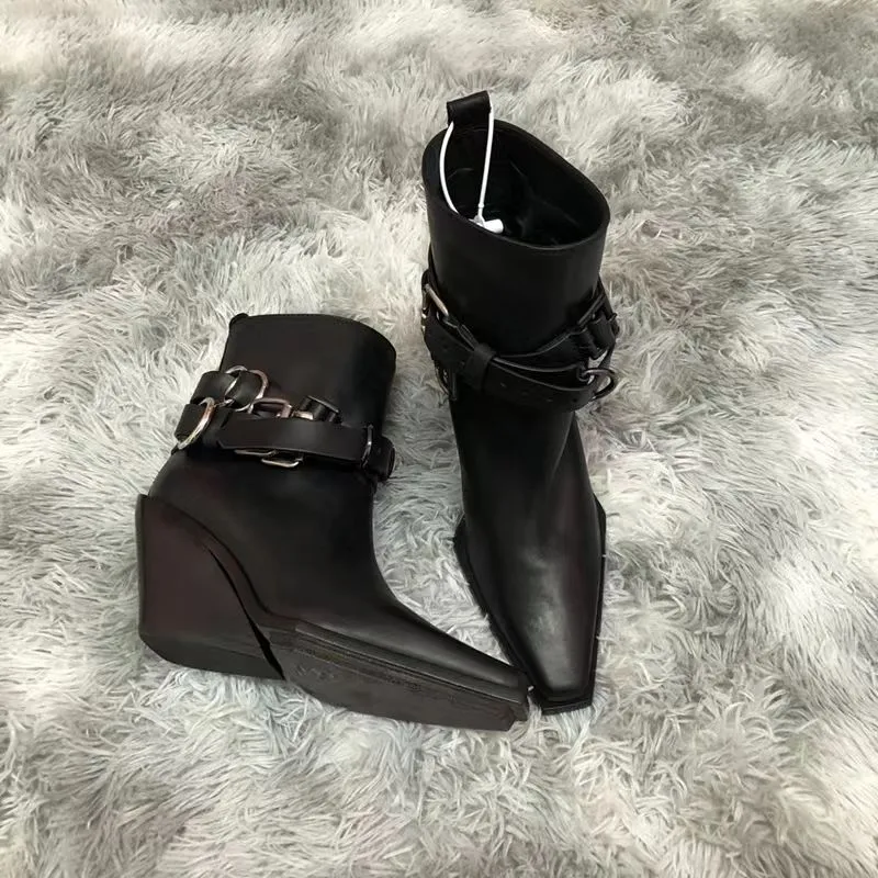 af676 New Back Short Women's Shoes Vintage Pointed Toe High Heeled Heels Elegant Ankle Boots For Women_voghion.com