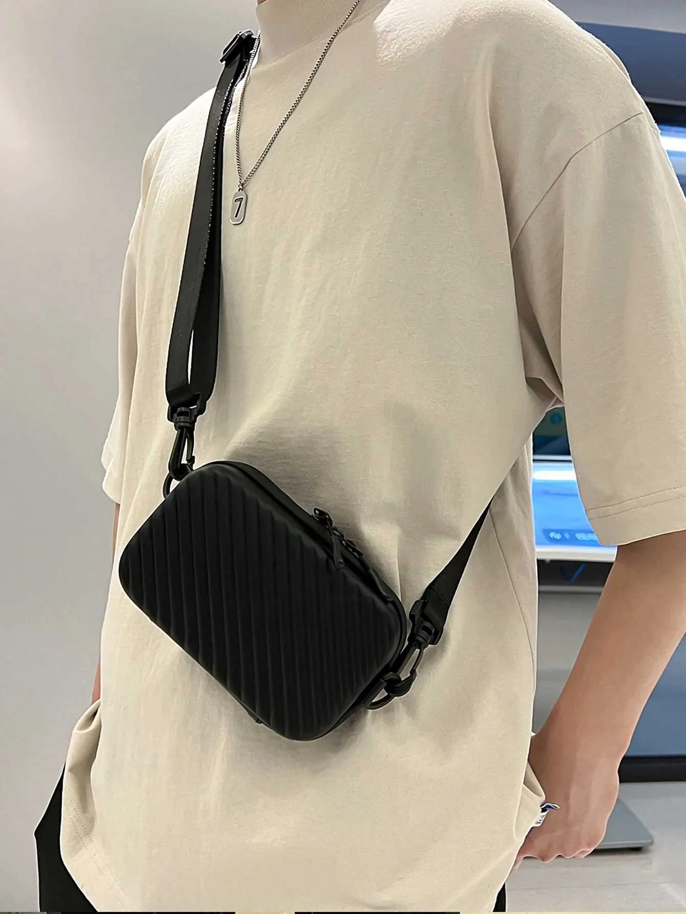 Simple Lightweight Box Unisex Trendy Diagonal Striped Shoulder Bag Soft PU Leather Pressed Shell Mens Messenger Ba241021_voghion.com