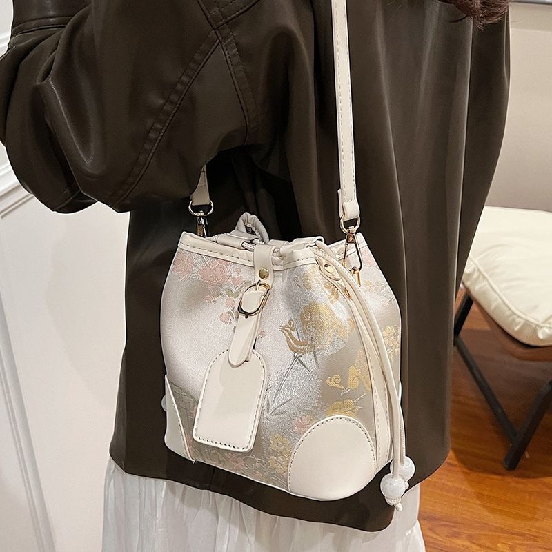 Bestickte kleine Tasche für Damen 2024 Neue trendige, einfache und vielseitige Beuteltasche, Cheongsam, Schultertasche,_voghion.com