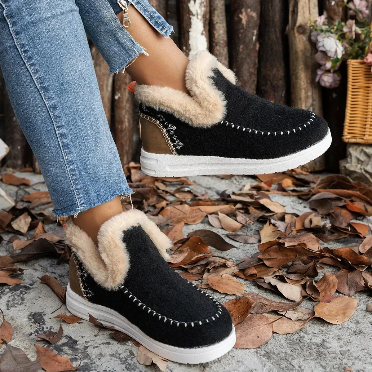 selg Sapatos Manga Feminina Inverno Biqueira Redonda Pelúcia Quente Curto Balde Flat Grande Botas de Neve 240904_voghion.com