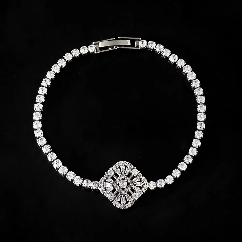 Bracciale rigido a fiore con zirconi per gioielli da donna party_voghion.com