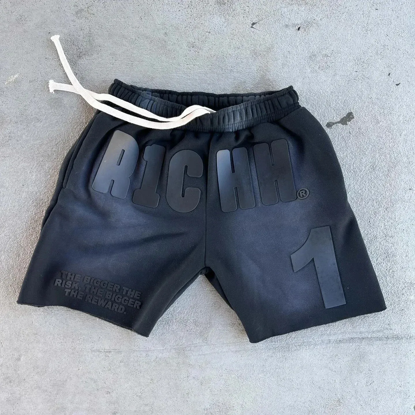 Summer New American Hip Hop Letter Y2K Mens And Womens Shorts Harajuku Gothic Casual Basketball Pants 240701_voghion.com