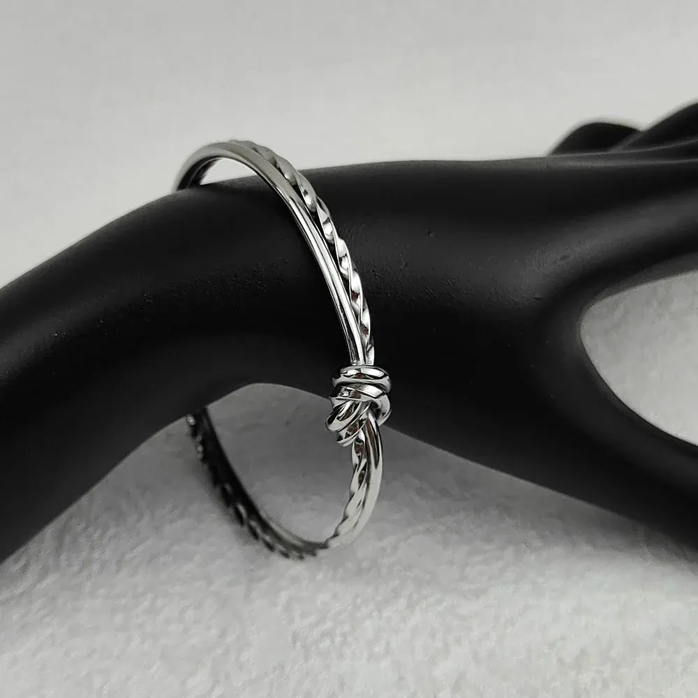 Knotted cuff armband i rostfritt stål guldpläterad dam_voghion.com