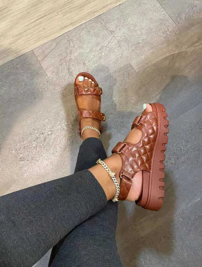 Ciabatte 2023 Plaid Fibbia Cinturino Sport Donna Casual Punta Aperta Spiaggia Antiscivolo Piattaforma Sandali Piatti Scarpe Da Donna 2305_voghion.com
