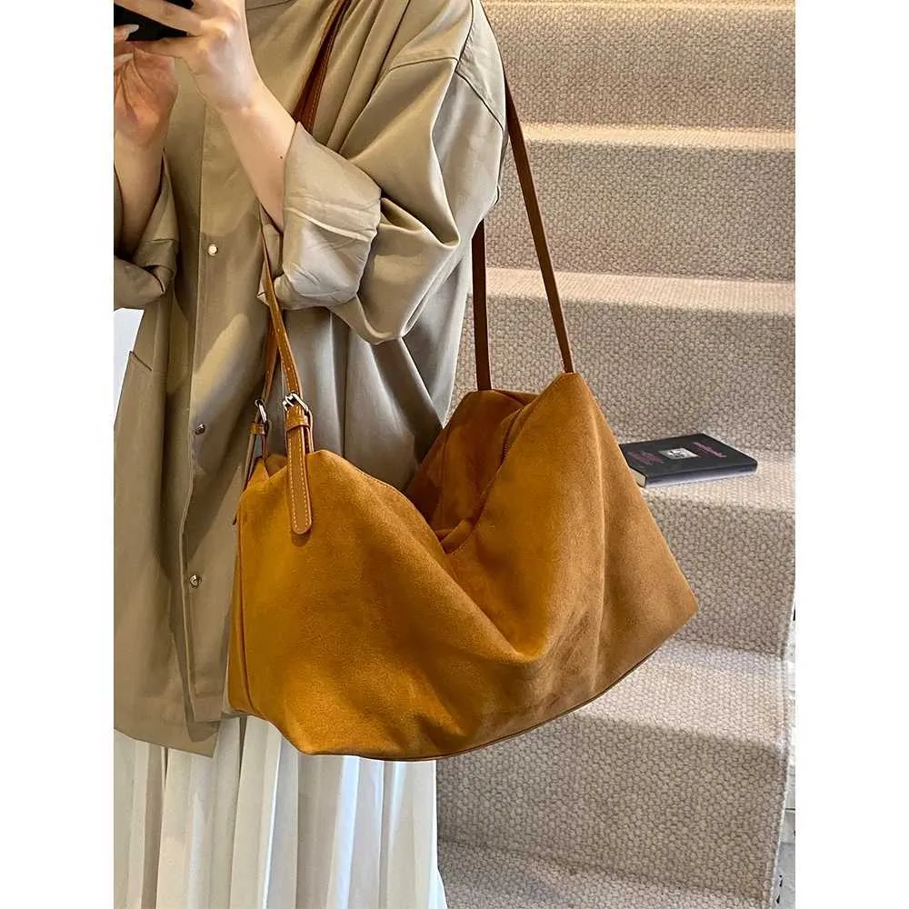 Camurça para mulheres bolsas sólidas grande capacidade crossbody bolsas femininas casuais bolsa de ombro macia pacotes de armazenamento de viagem C241212_voghion.com