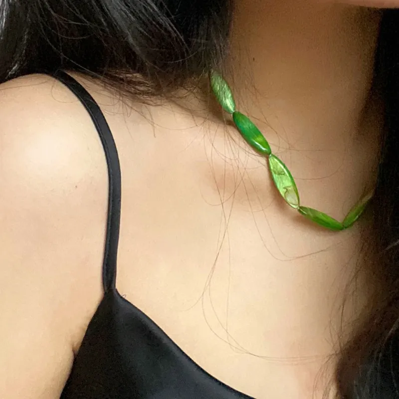 Pea Green Natural Shell Necklace High Grade Retro Beaded Design_voghion.com