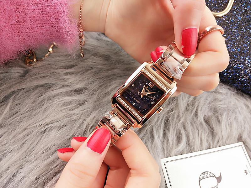 Orologio da marea impermeabile al quarzo con superficie del cielo stellato con diamanti quadrati coreani da donna di nuova moda_voghion.com