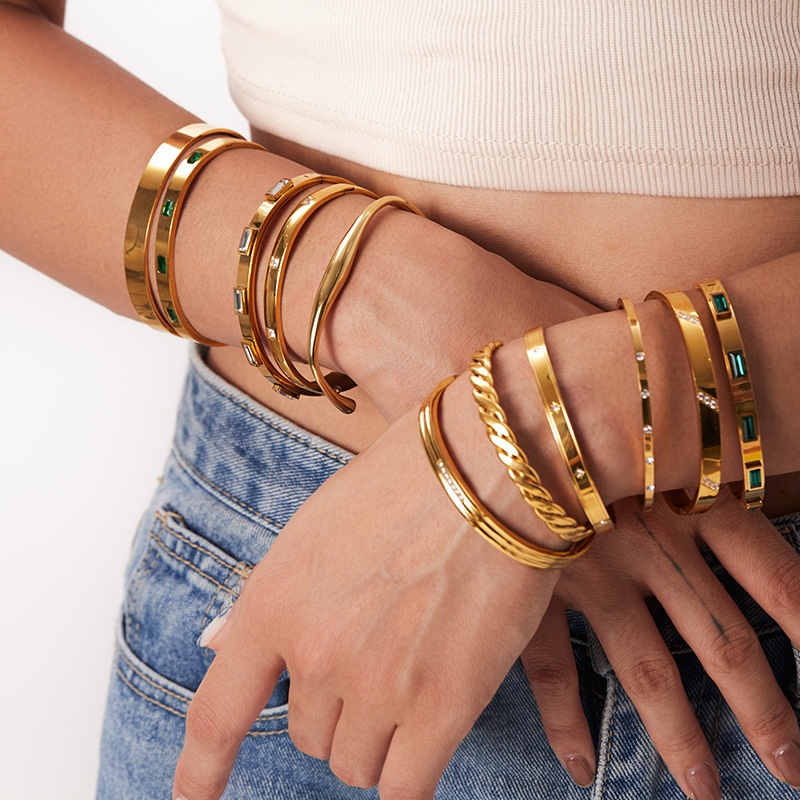 Women's Jewelry Internet Celebrity Same Style Jewelry Stainless Steel Zircon Bracelet Ladies Fashion Retro Bracelet Titanium Steel Bracelet