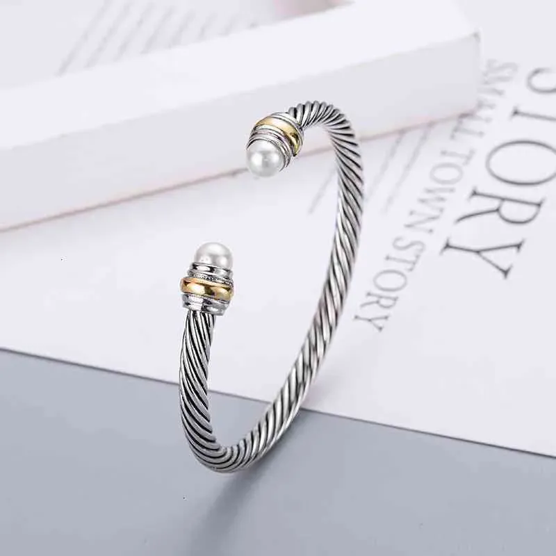 Twisted Cable Bangle Bracelet For Women Platinum Plated Jewelry_voghion.com
