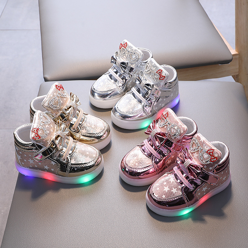Cartoon Bright Diamond Flash Scarpe Ragazzi e ragazze Scarpe da ginnastica luminose traspiranti in pelle Scarpe da principessa per ragazze