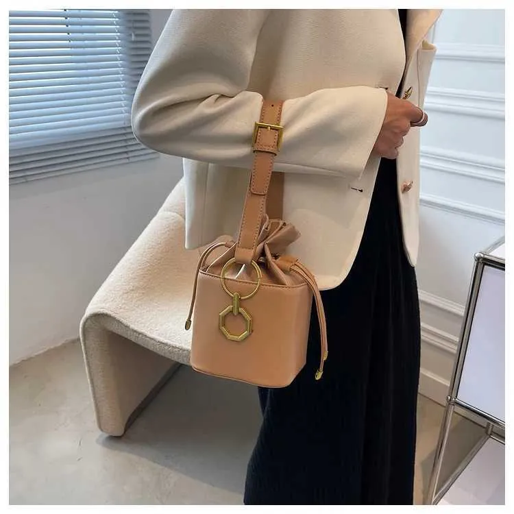 Vintage PU Leder Mini Umhängetasche Frauen Herbst Mode Pendler Handtaschen 2024 Neue Einfarbig Dame Platz_voghion.com