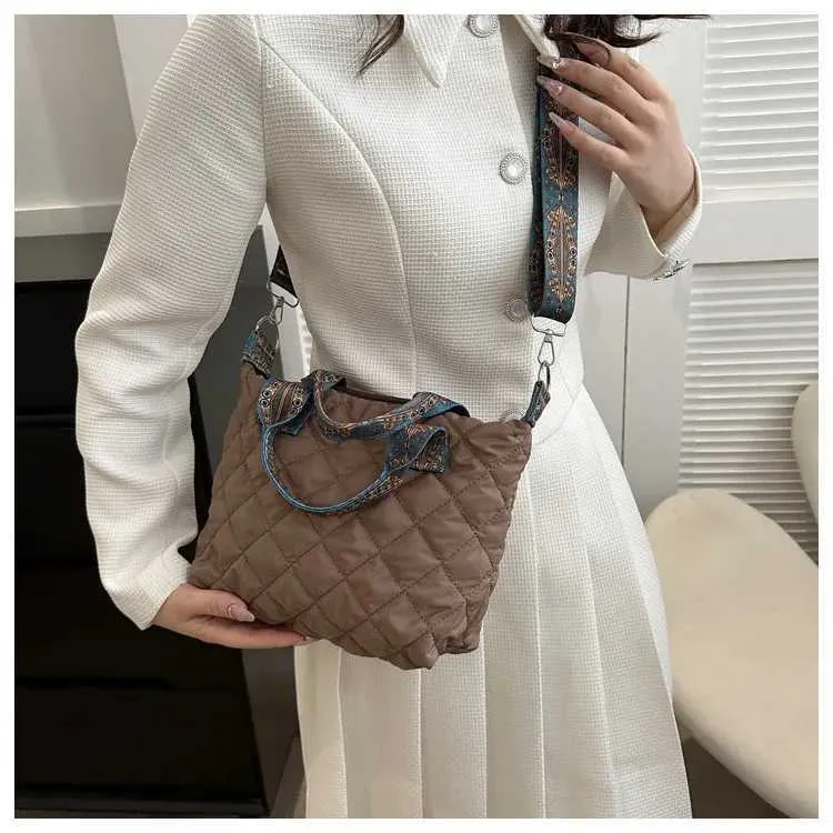 Handtasche fir Fraen mat breedem Gürtel Hierscht/Wanter Rhombus Space Kotteng Schëllertasche mat grousser Kapazitéit - All-Match Shopping241106_voghion.com