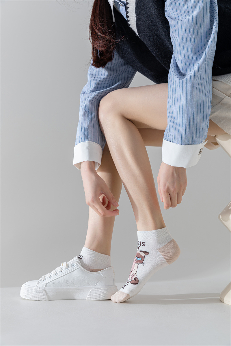 5pcs Of Spring And Summer Cartoon Women's Tube Boat Casual Japanese Style Short Cute Letter Cat Straight Socks_voghion.com