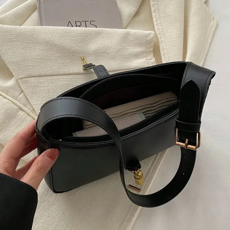 Stylish Women's Shoulder Bag Minimalist Crescent Handbag Travel_voghion.com