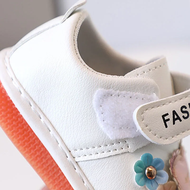 Kleine Kinder Mädchen Quietschschuhe für Kleinkinder Schönes Design Kleinkind Enfant Kid Mädchen Wanderschuhe Happysteps Kindergrößen_voghion.com