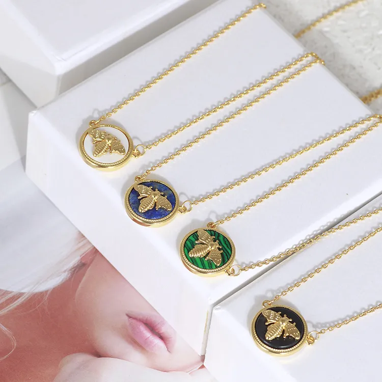 Collane con ciondolo Collana con pietra colorata a forma di disco ape rotonda_voghion.com